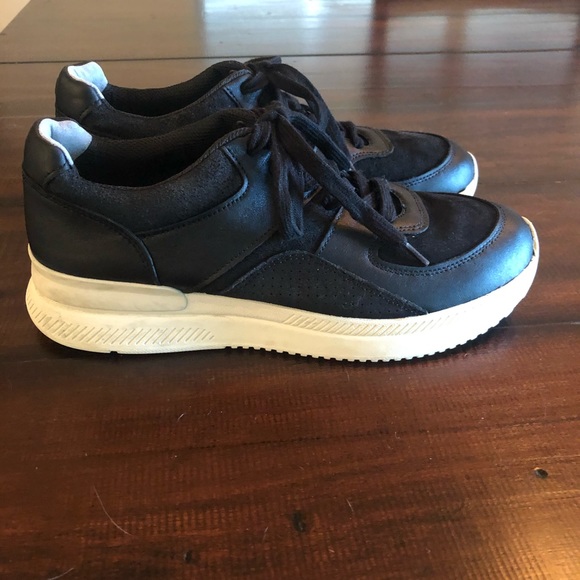 Everlane Black Sneakers - Picture 5 of 8